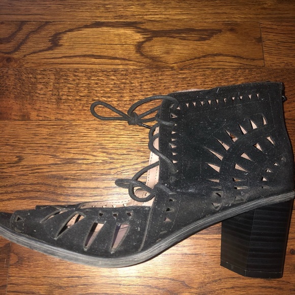 Women’s 8 1/2 dress shoes - Picture 3 of 8